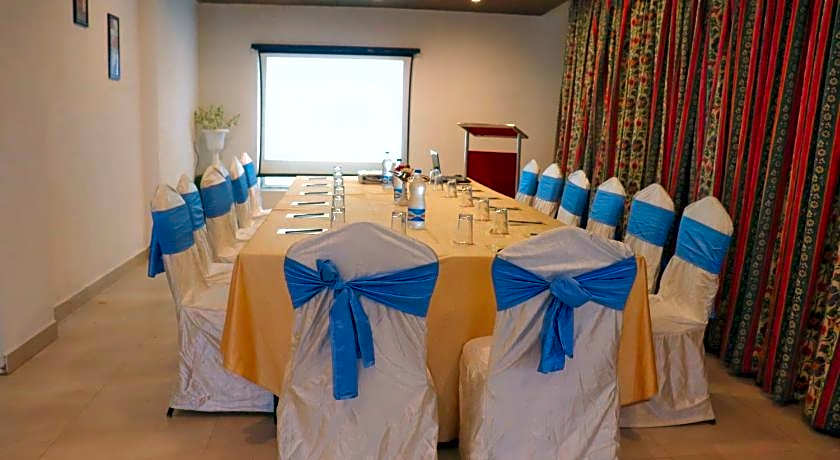 Hotel Clarks Collection Bhavnagar