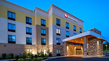 Best Western Plus Erie Inn & Suites