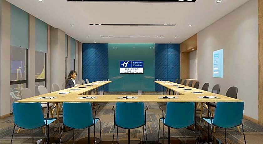 Holiday Inn Express Xichang City Center By IHG