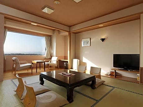 Japanese-Style Room - Buffet Breakfast + Buffet Dinner Included  - Non-Smoking