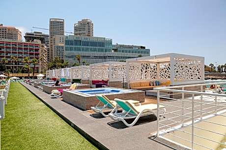 Riviera Hotel and Beach Lounge, Beirut