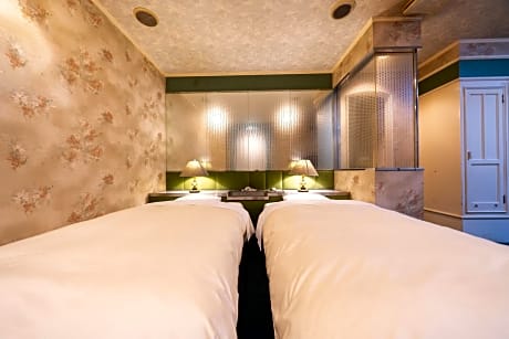 Standard Twin Room - Non-Smoking