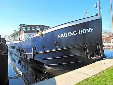 Botel Sailing Home