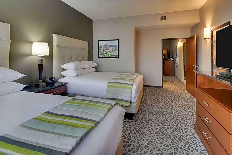 Drury Inn & Suites Cleveland Beachwood