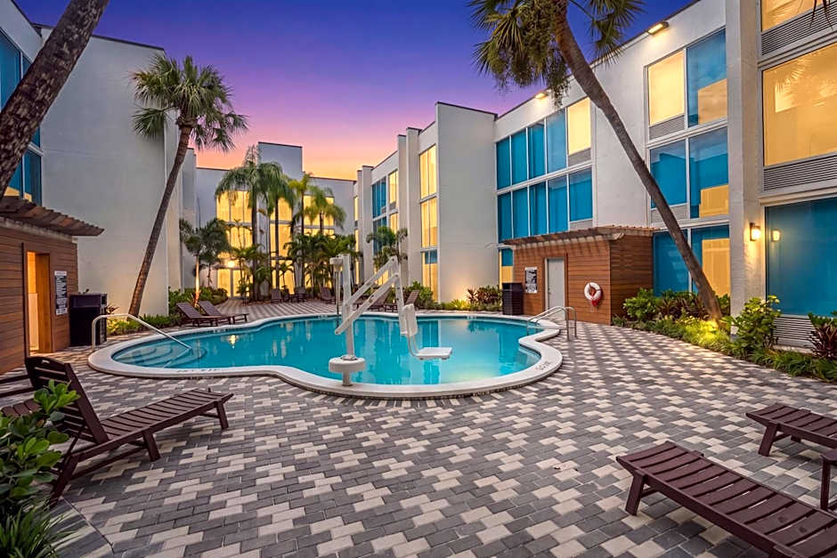 Tropical Palms Hotel