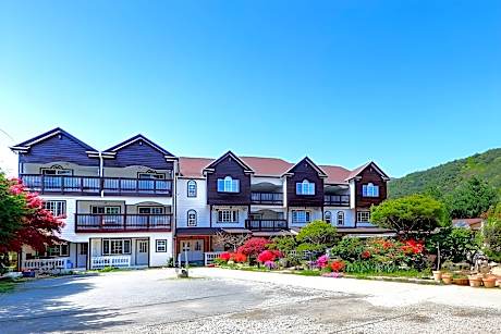 Muju Seolguk Pension (Korea Quality)