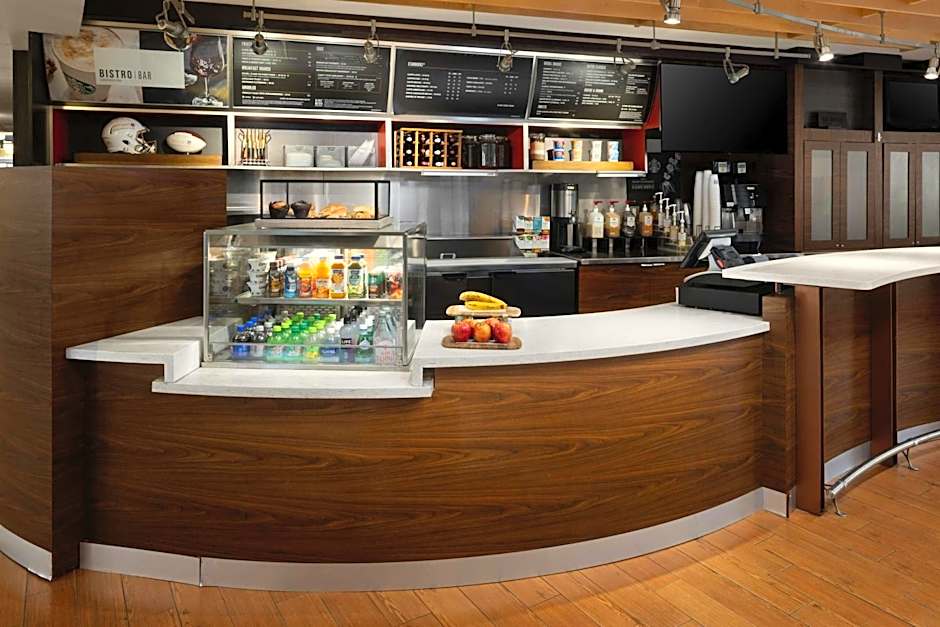 Courtyard by Marriott Long Island MacArthur Airport