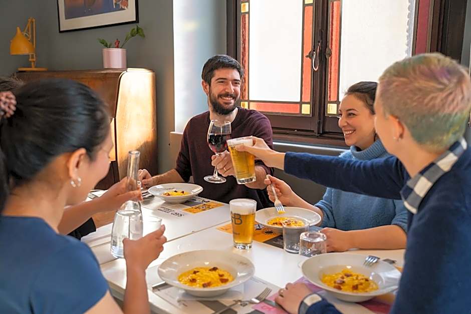 Babila Hostel & Bistrot