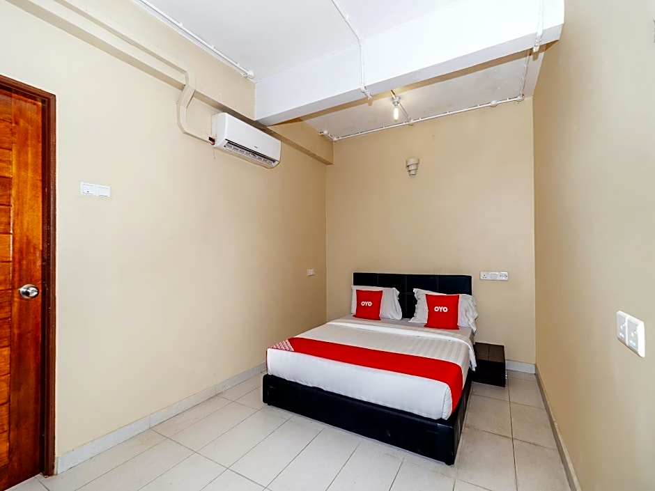 OYO 89932 DD Homestay