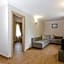 Moonshine Hotel & Suites