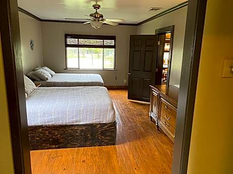 Quadruple Room with Shared Bathroom