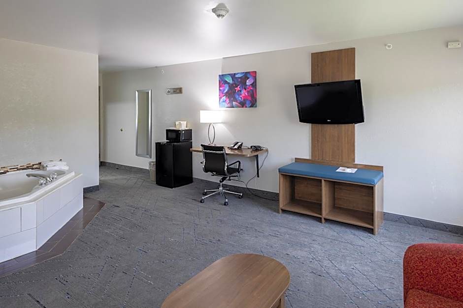 Countryside Inn and Suites