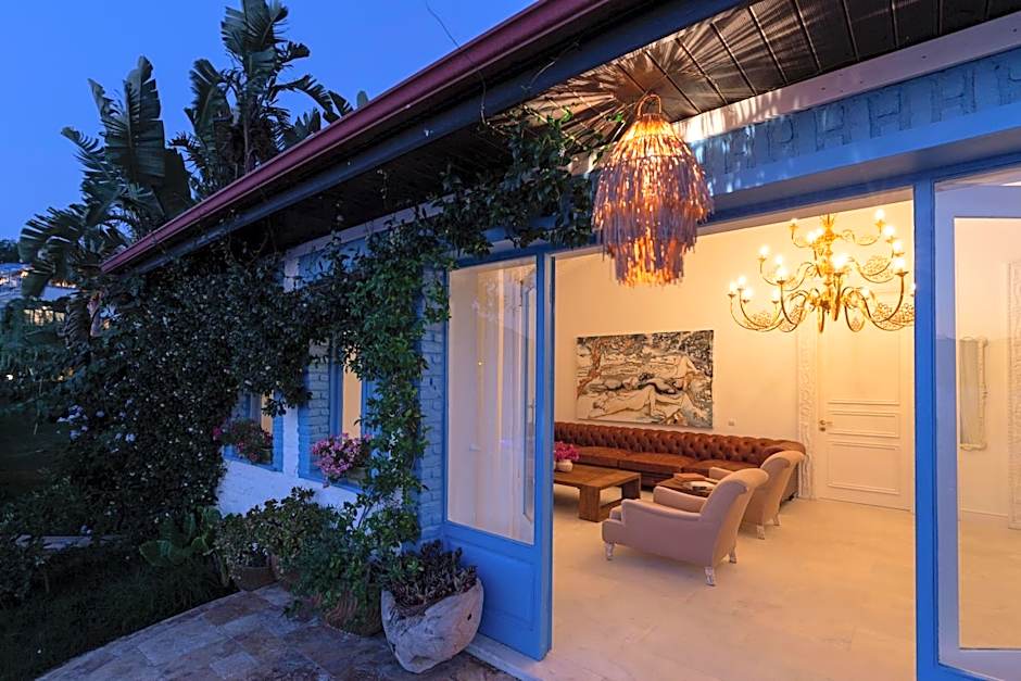 Sabrinas Haus - Adult Only +14