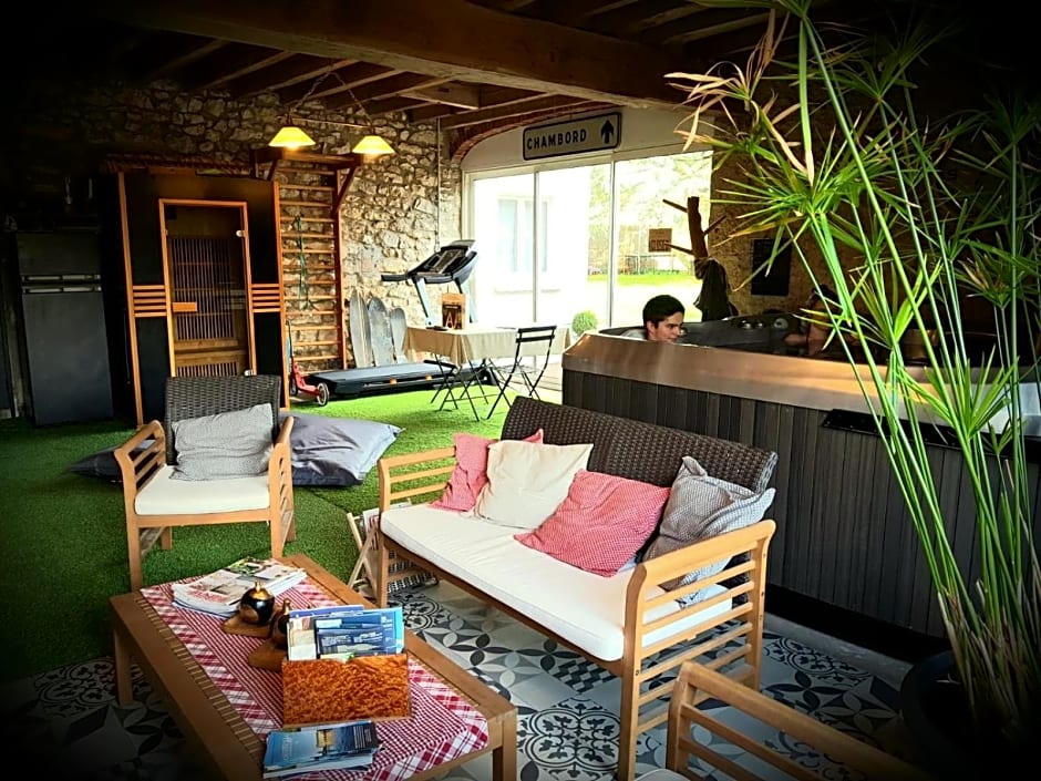 Le Grand Cèdre Spa et sauna intérieur piscine