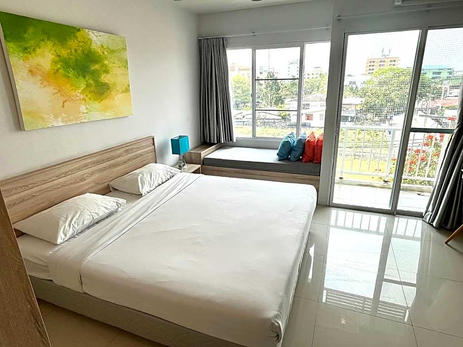 Des Res Hotel and Residence