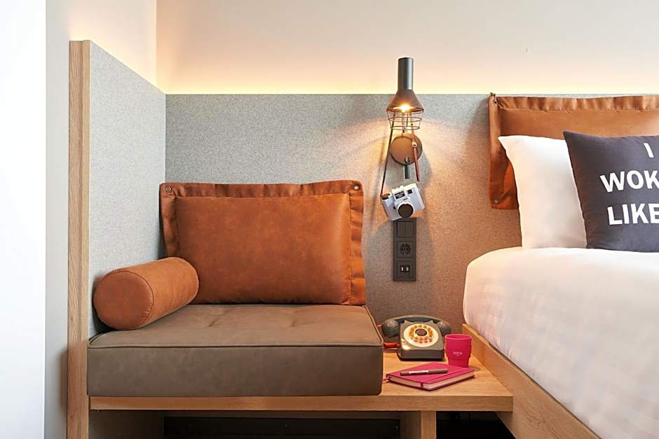 Moxy Amsterdam Schiphol Airport