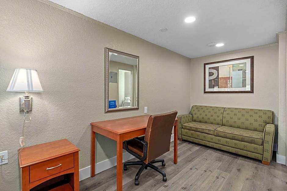 Travelodge by Wyndham Kissimmee Orlando