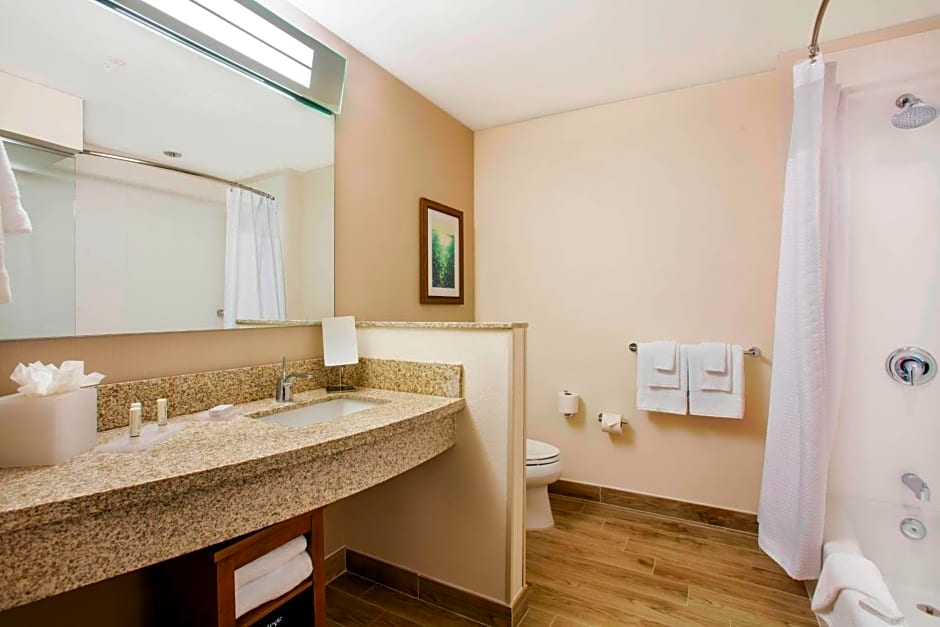 Courtyard by Marriott Faro Blanco Resort