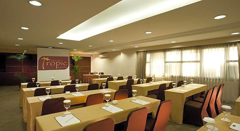 Grand Tropic Suites Hotel