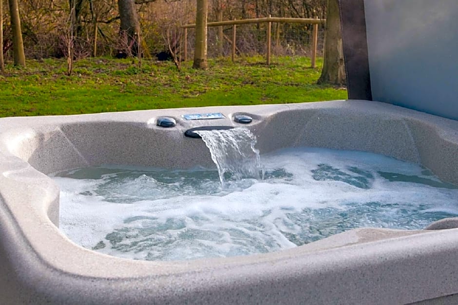 The Cabin with Hot Tub