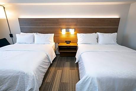 Standard Room with Two Queen Beds