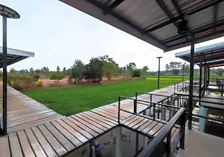 Baan Thung Kheiyng Bung Resort