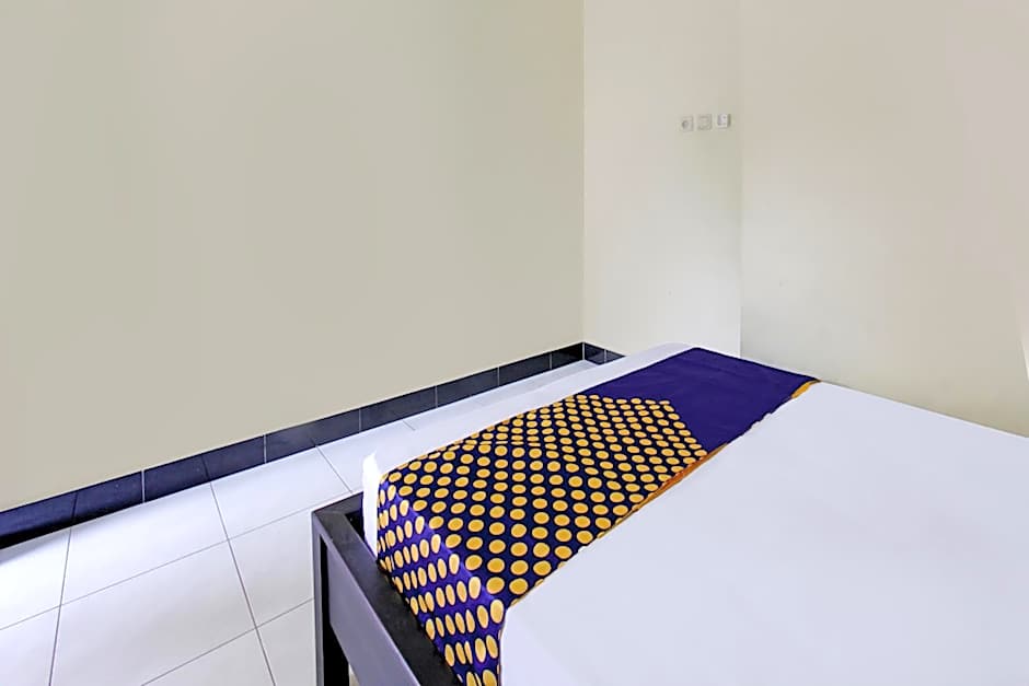 OYO Life 93155 Wisma Sarah