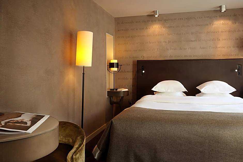 Le Pavillon Des Lettres