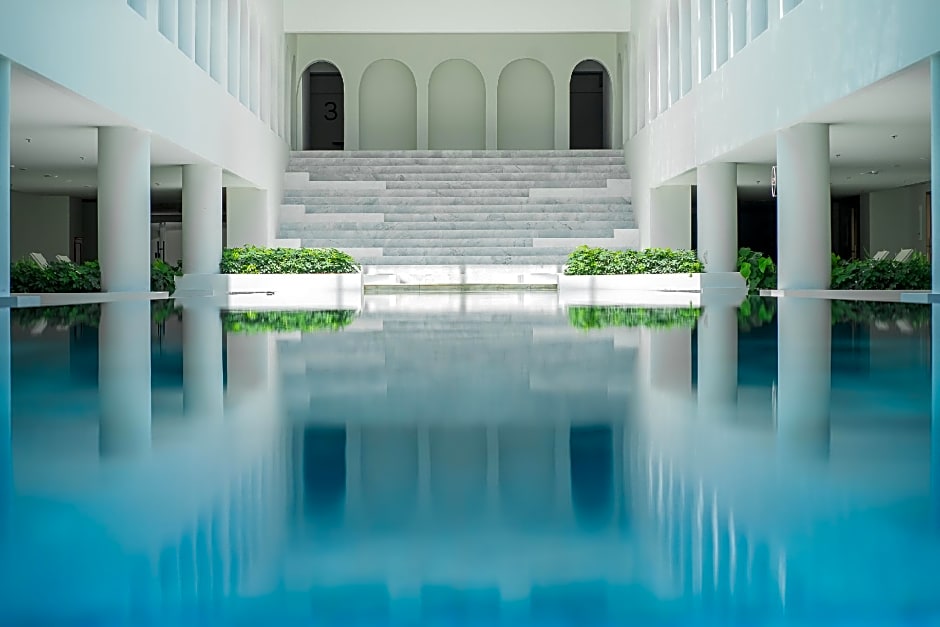 Away Bangkok Riverside Kene