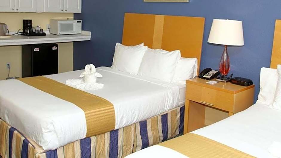 Chart House Suites and Marina