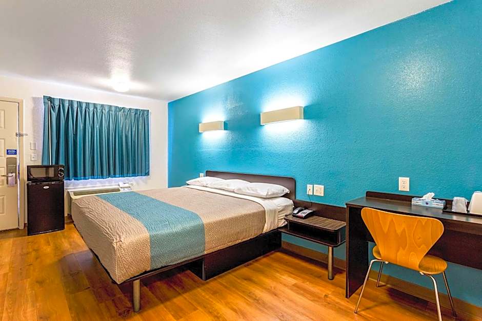 Motel 6-Bryan, TX - College Station