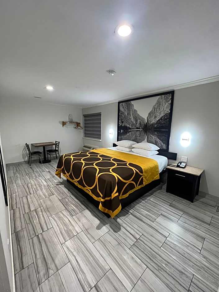 Super 8 by Wyndham McAllen/Downtown