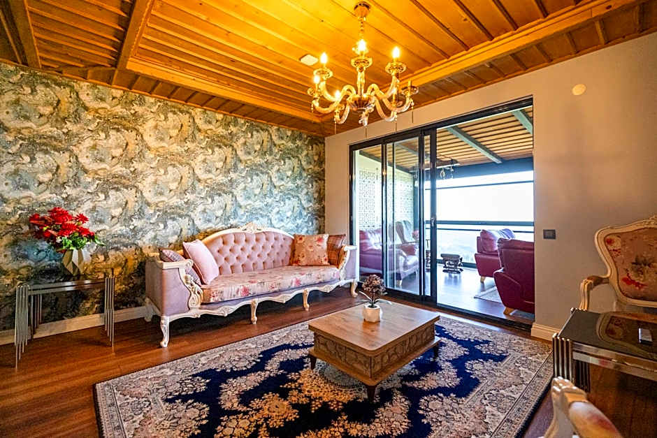 Poison Garden Suite & SPA
