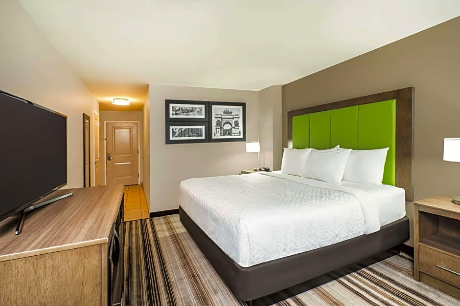 La Quinta Inn & Suites by Wyndham Brooklyn Central