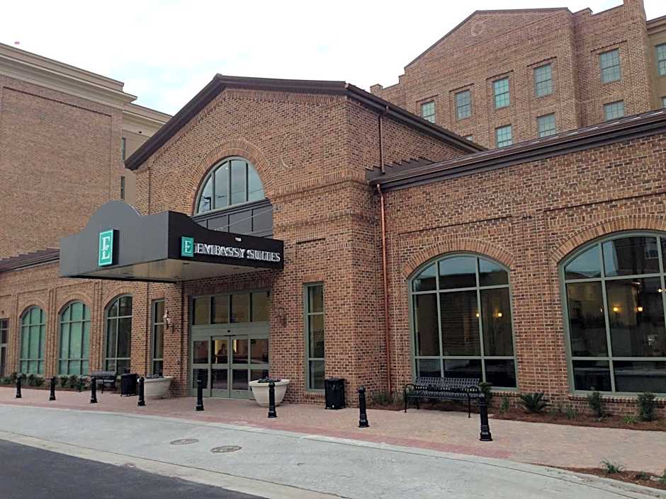 Embassy Suites By Hilton Savannah