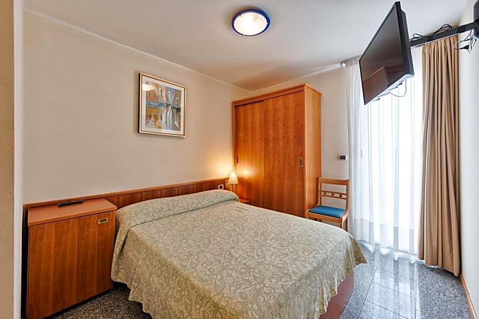 Hotel Flora