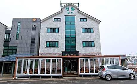 Daecheon Shinhwa Pension