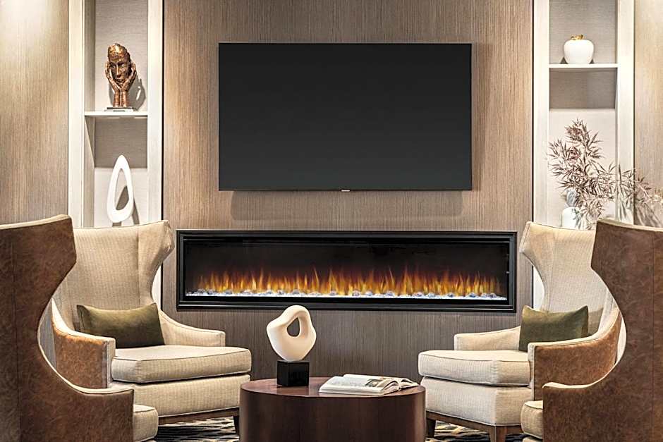 Crowne Plaza Edison By IHG