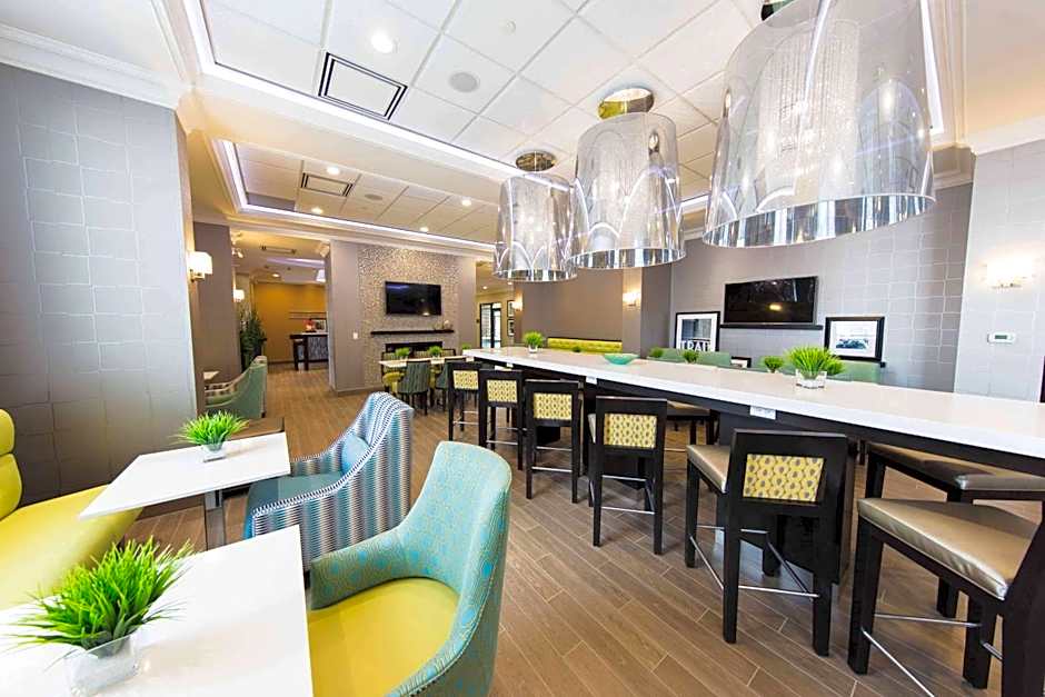 Hampton Inn & Suites by Hilton Bolton