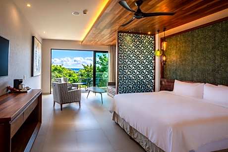 Platinum King Junior Suite (2 adults + 1 child)