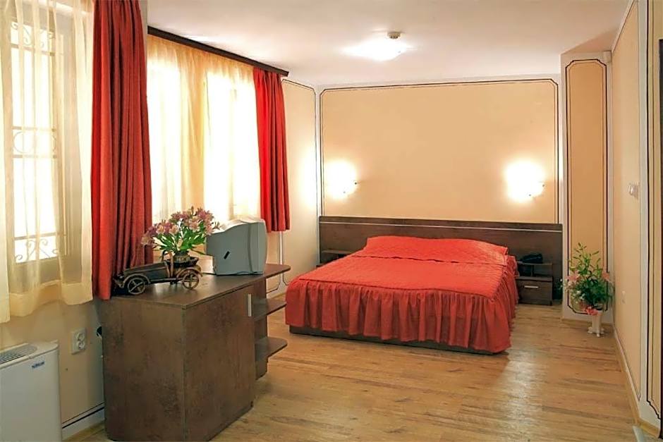 Photo 1 of 5 of Junior Suite