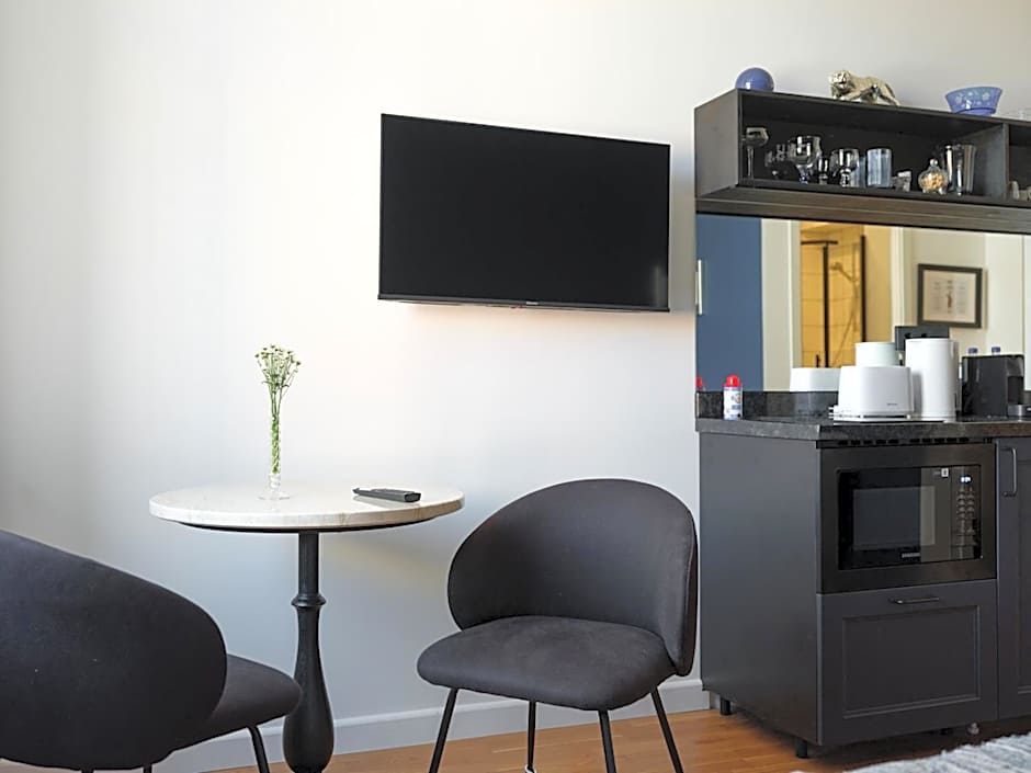 MIRO Rooms Center - quiet chic, self check-in