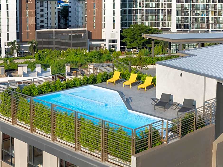 Lumen Bangkok Udomsuk Station