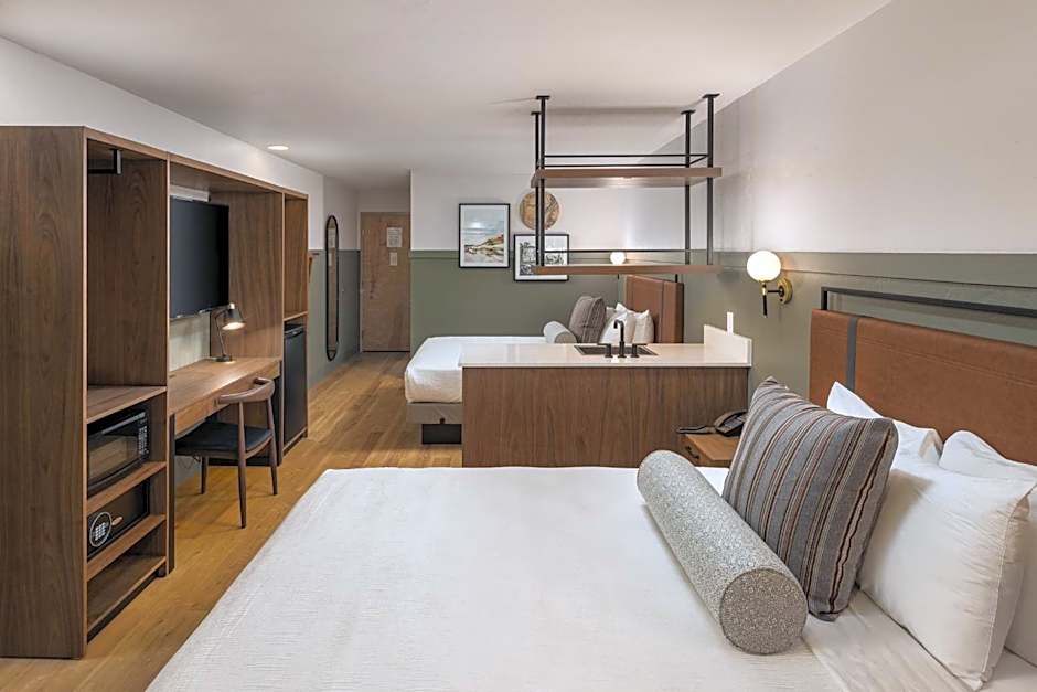 River Canyon Lodge