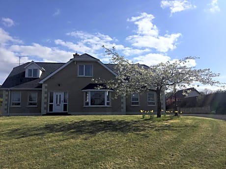 Muff Village Bed & Breakfast