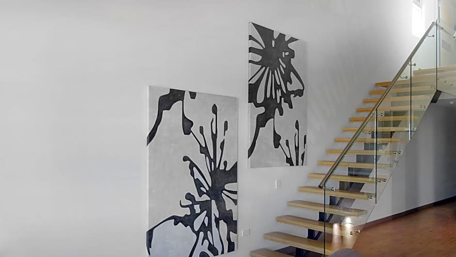 Semaphore Splash Apartments