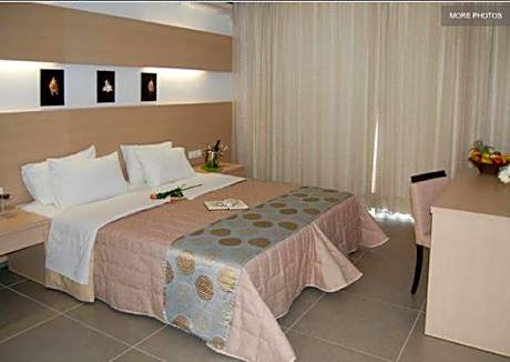 Superior One Bedrooom Suite with Side Sea View