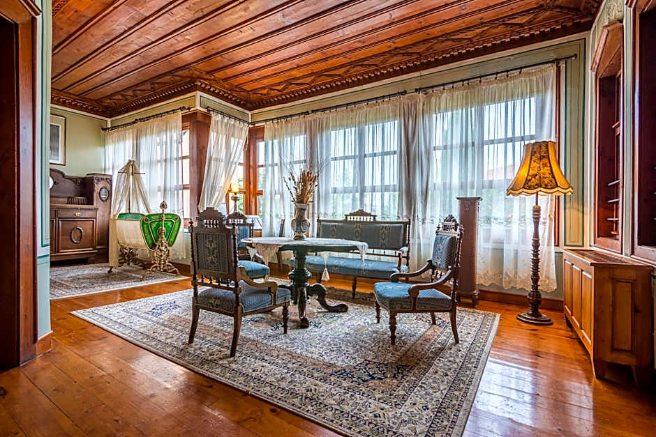 Old Legends Hotel