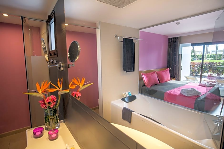 R2 Romantic Fantasia Suites - Adults Only