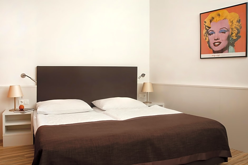 Photo 1 of 3 of Premium 1 Double Bed or 2 Beds
